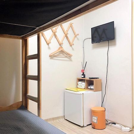 24 Guesthouse Jongno Tower Сеул Экстерьер фото