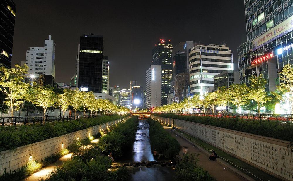24 Guesthouse Jongno Tower Сеул Экстерьер фото