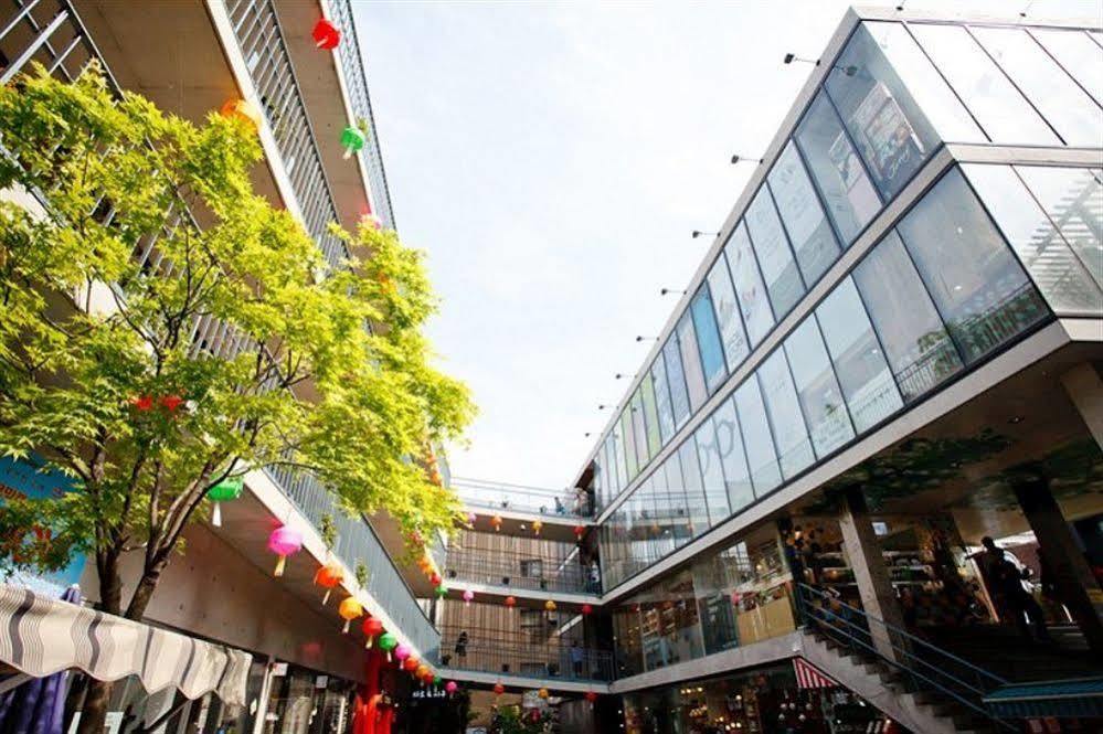 24 Guesthouse Jongno Tower Сеул Экстерьер фото