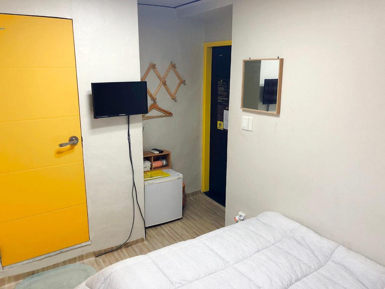 24 Guesthouse Jongno Tower Сеул Экстерьер фото
