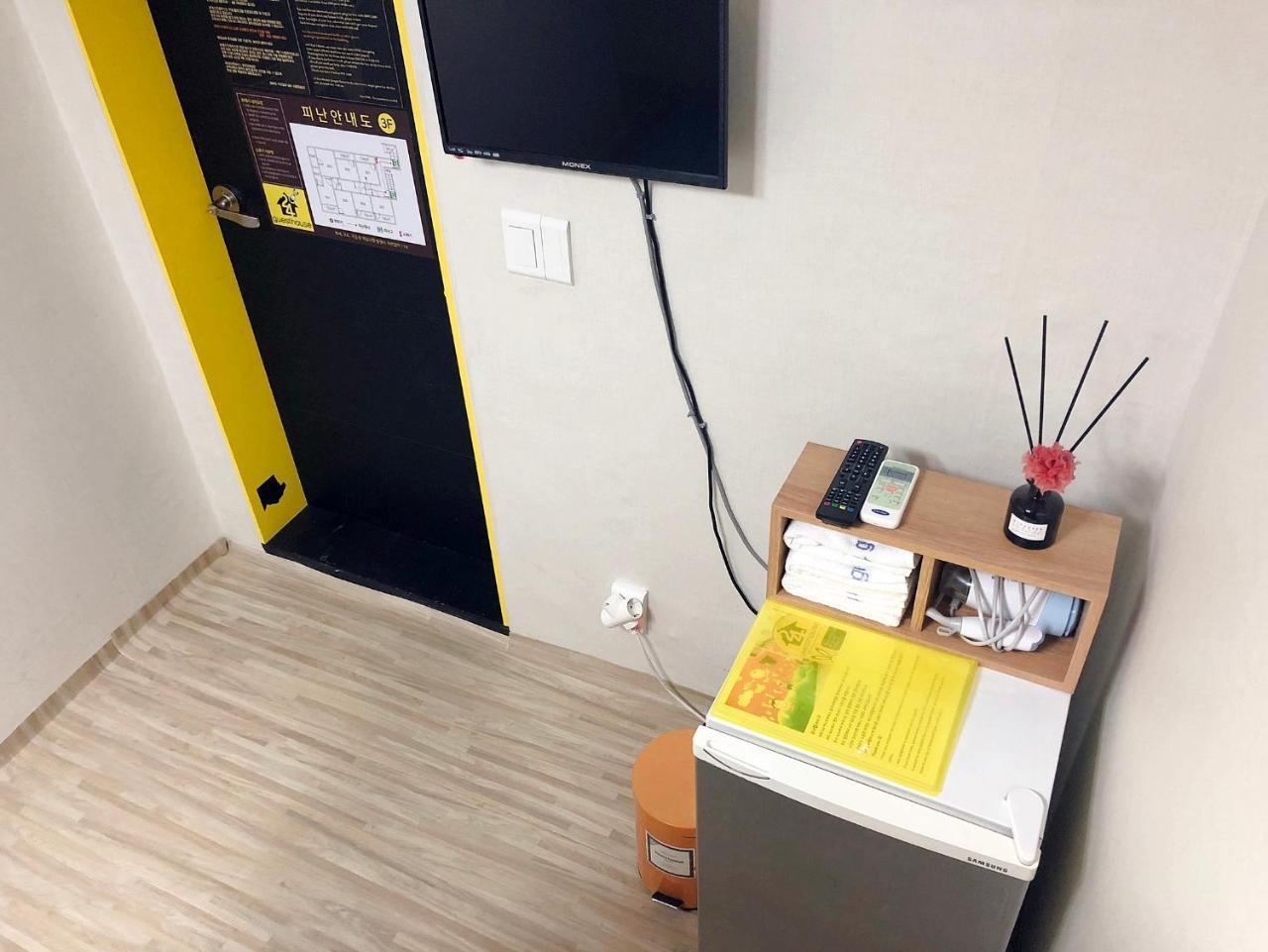 24 Guesthouse Jongno Tower Сеул Экстерьер фото