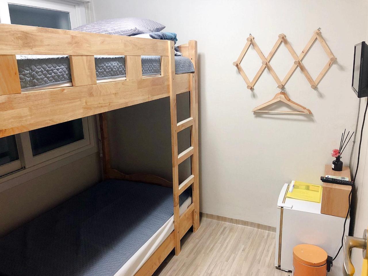 24 Guesthouse Jongno Tower Сеул Экстерьер фото