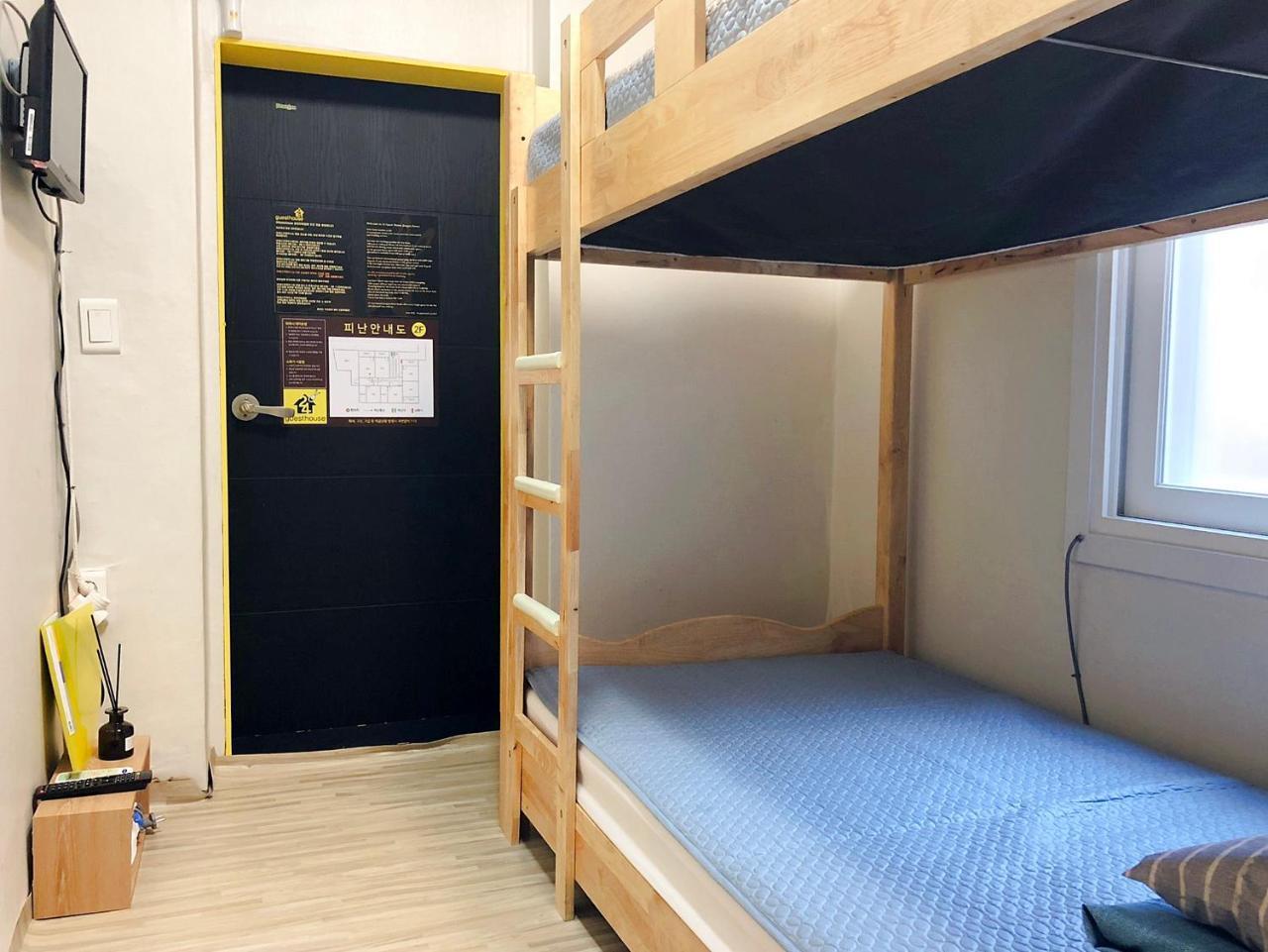24 Guesthouse Jongno Tower Сеул Экстерьер фото